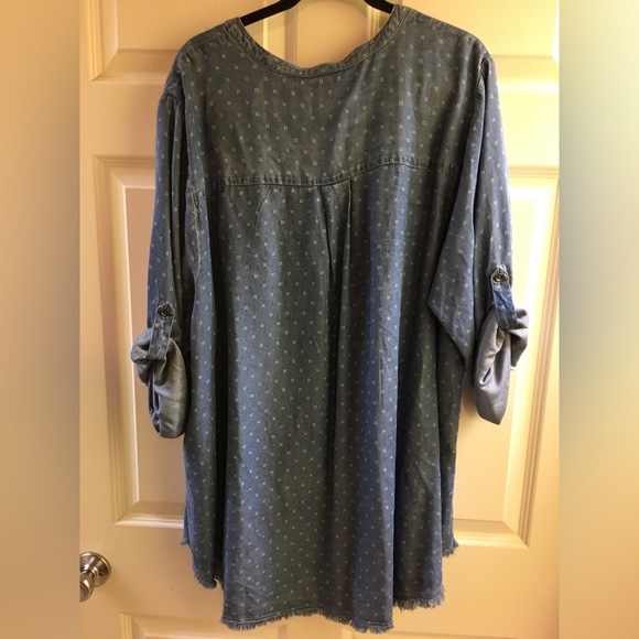 Torrid Woman’s Top NWT size 4x - Picture 3 of 3